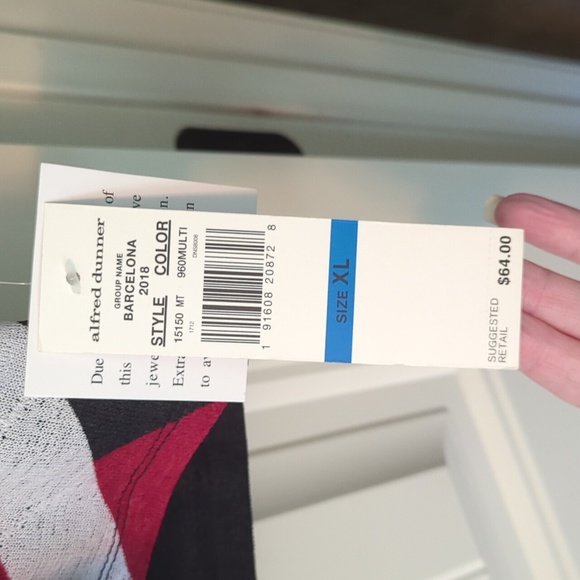 Alfred Dunner Barcelona Blouse with Necklace - Picture 9 of 9